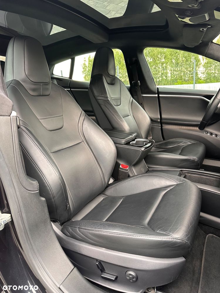 Tesla Model S - 21