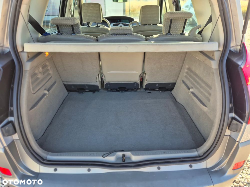 Renault Scenic - 18