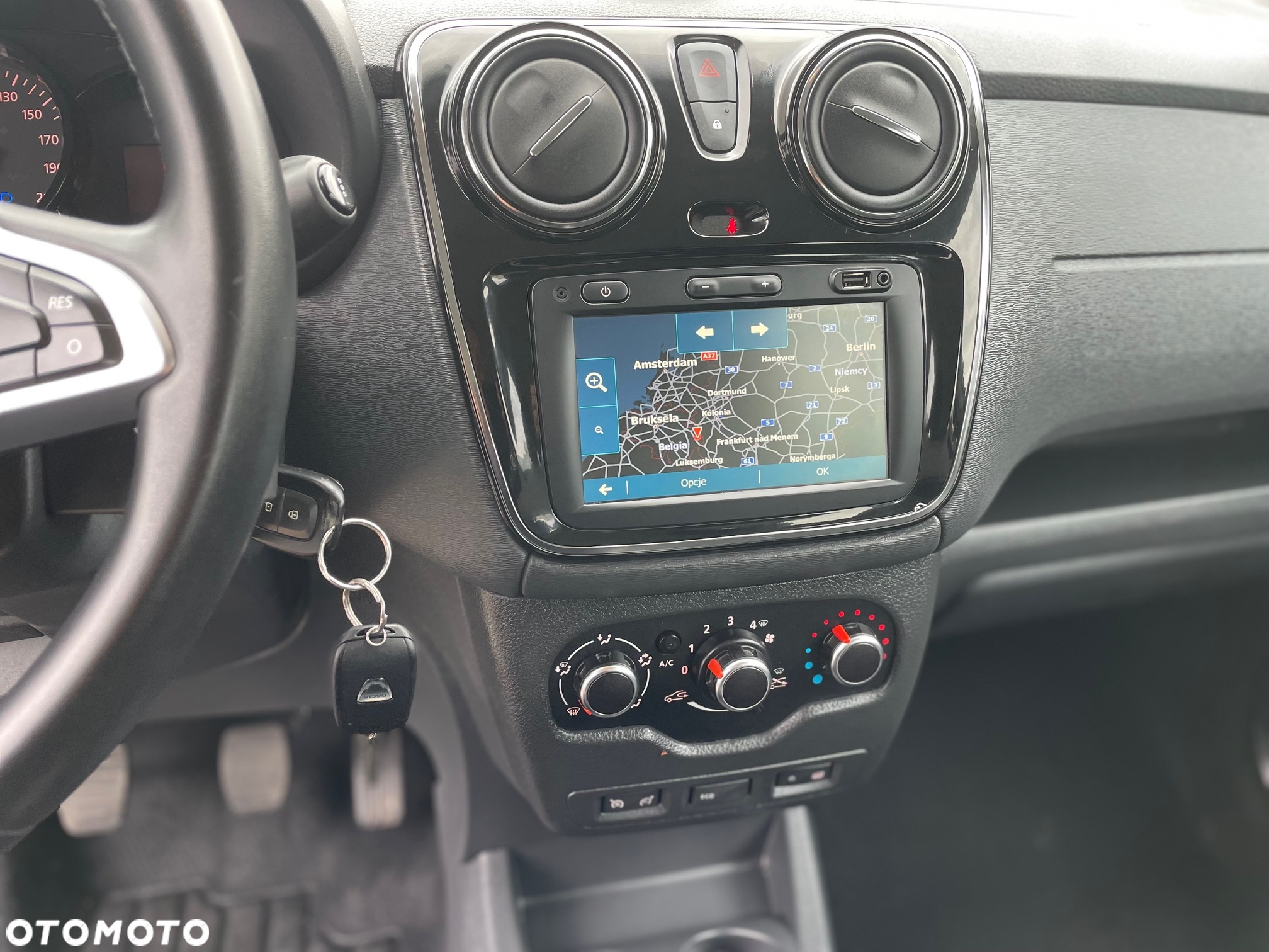 Dacia Lodgy 1.3 TCe Stepway S&S - 13