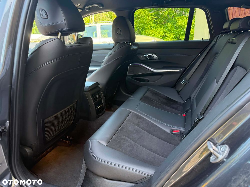 BMW Seria 3 320d xDrive mHEV M Sport - 22