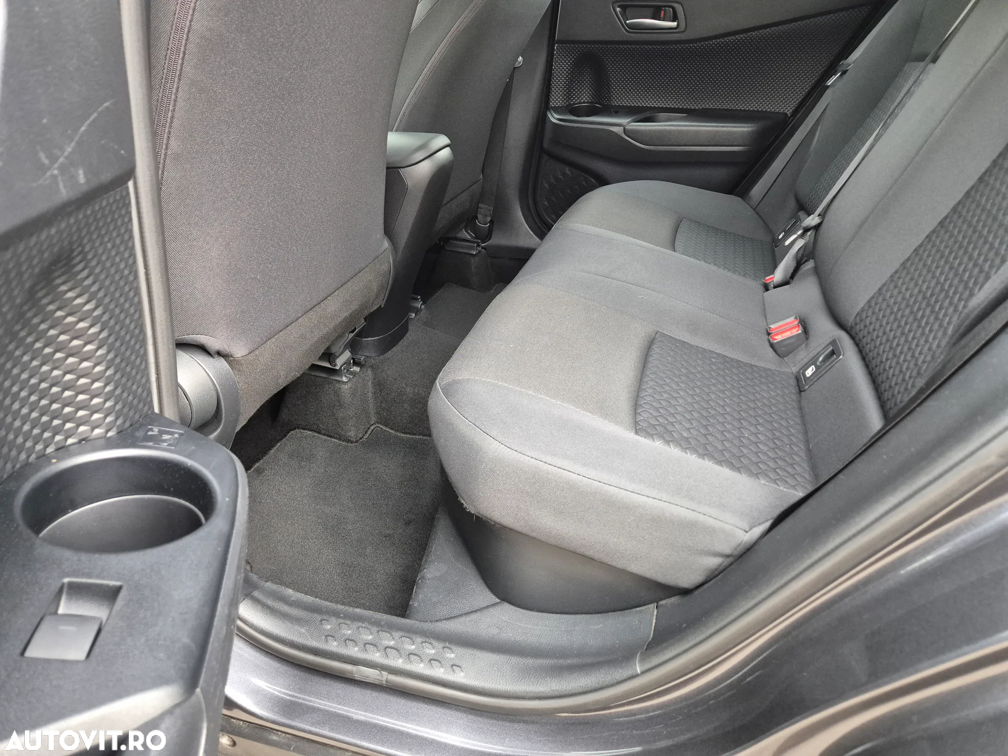 Toyota C-HR 1.8 Hybrid Business Edition - 19