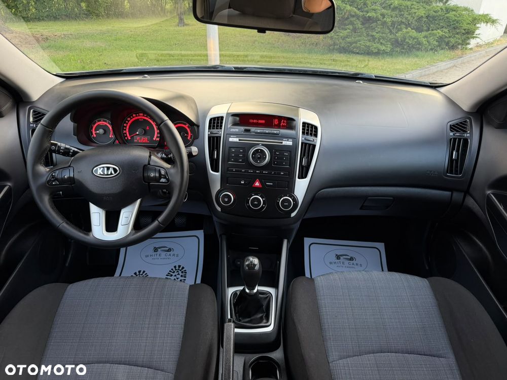 Kia Ceed 1.4 CVVT Dream-Team Edition - 19