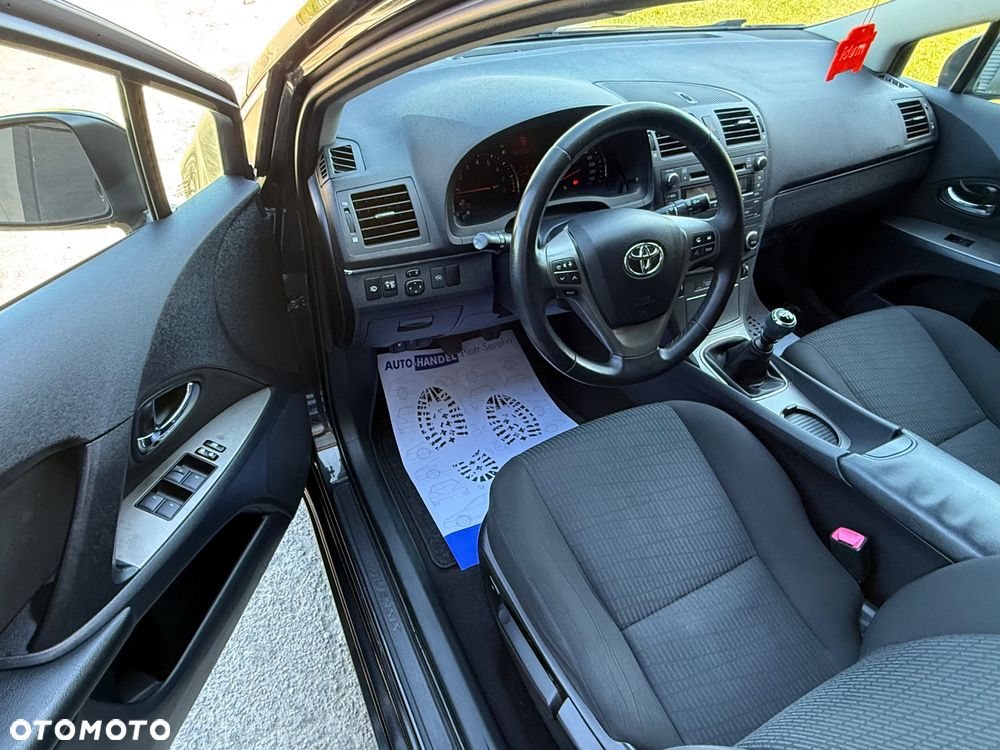 Toyota Avensis - 14