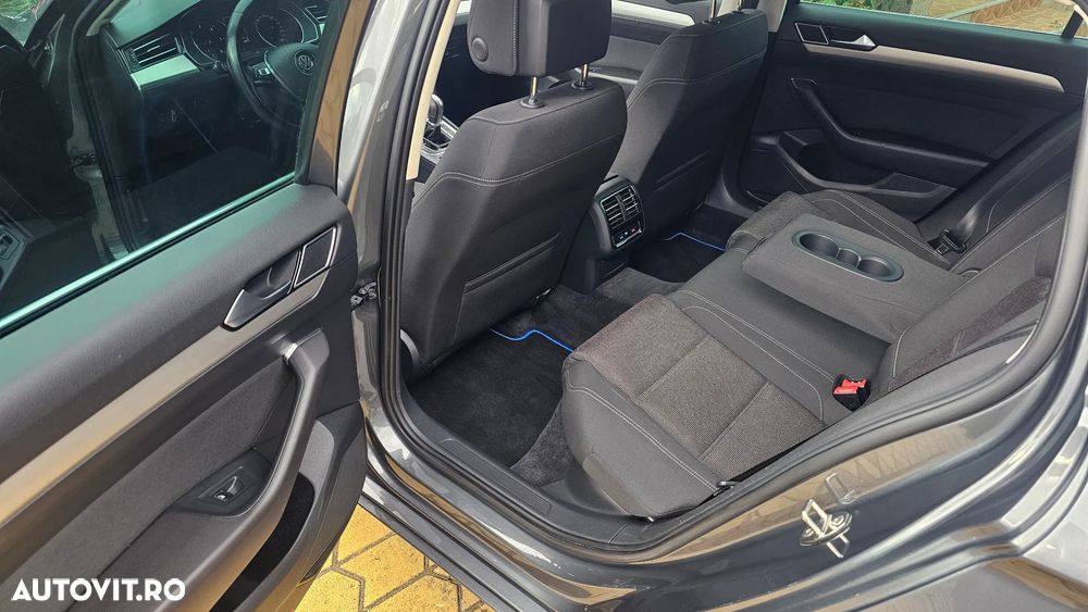 Volkswagen Passat 1.6 TDI (BlueMotion Technology) DSG Comfortline - 10