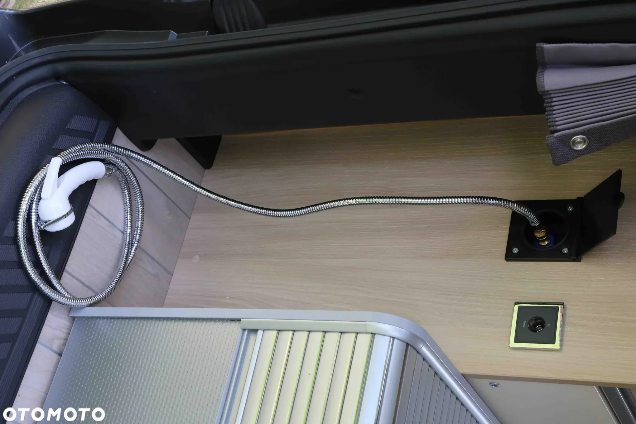 Ford TRANSIT CUSTOM- KAMPER CAP COAST - 19