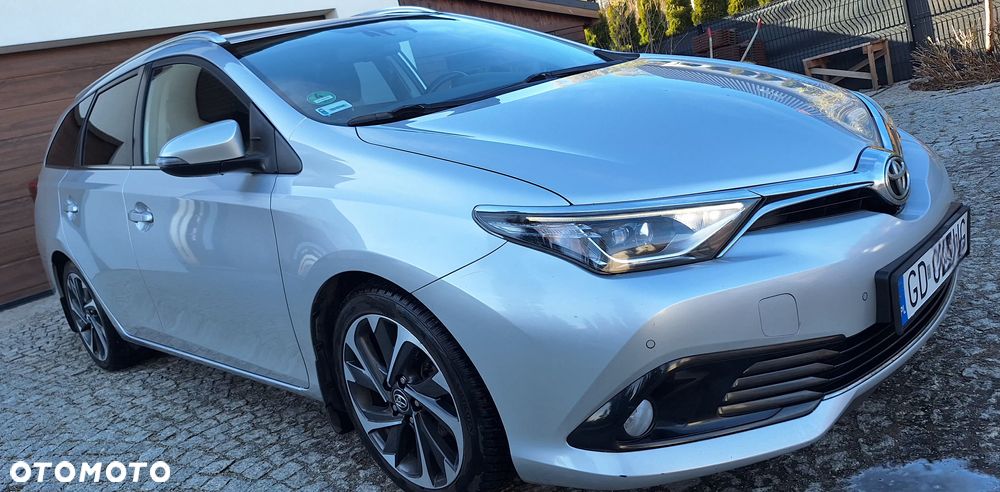Toyota Auris 1.4 D-4D Premium Comfort - 3