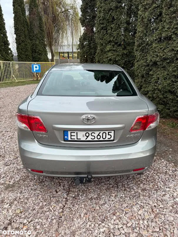 Toyota Avensis - 10