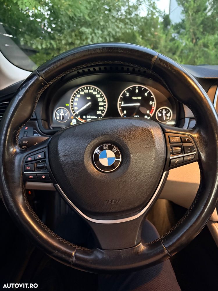 BMW Seria 5 525d Aut. Luxury Line - 9