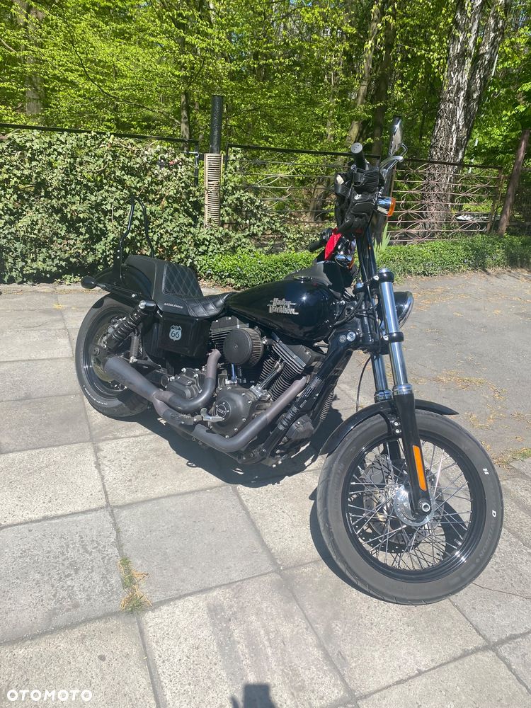 Harley-Davidson Dyna Street Bob - 1