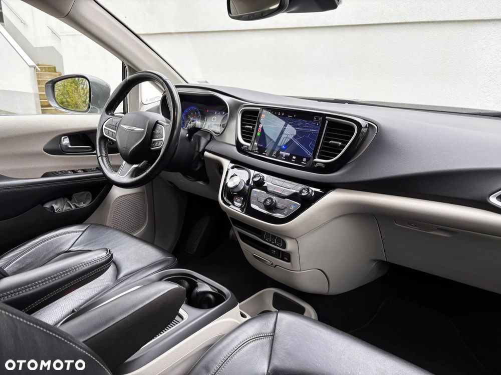 Chrysler Pacifica - 22