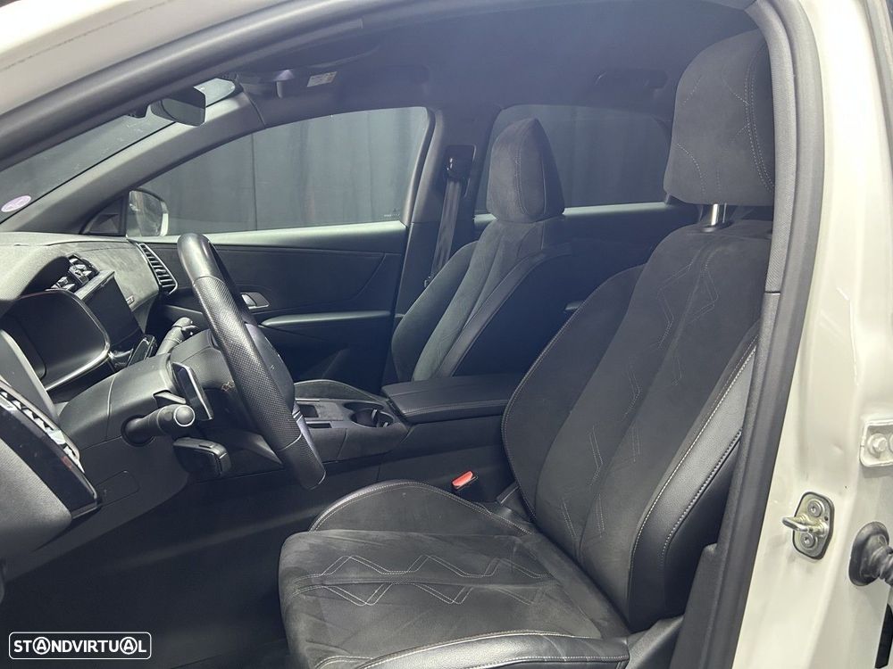 DS DS7 Crossback - 11