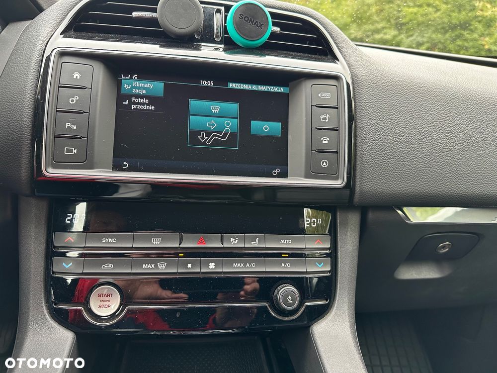 Jaguar F-Pace 2.0 i4D AWD Prestige - 33