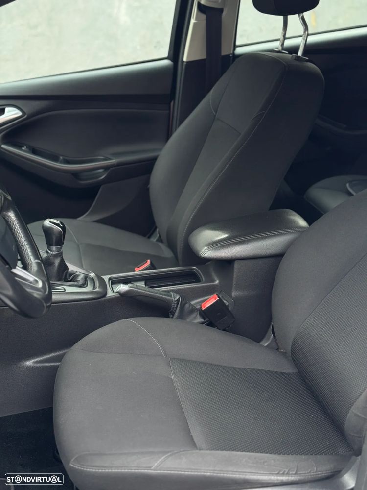 Ford Focus SW 1.0 EcoBoost S&S Trend - 4