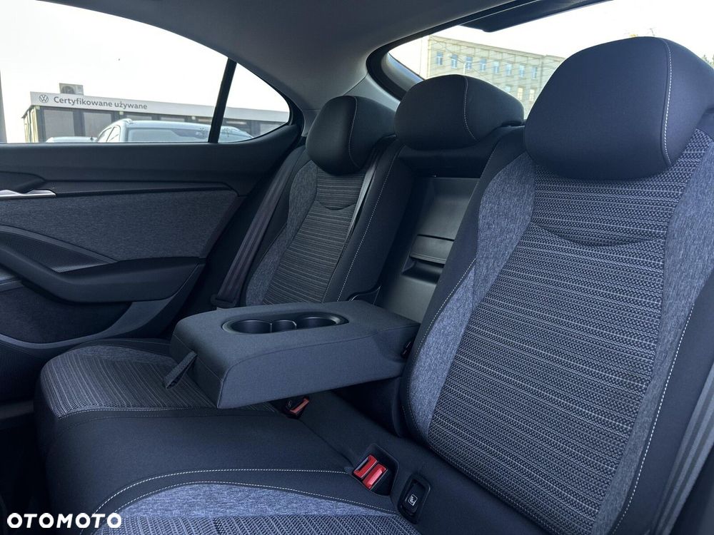 Skoda Superb 2.0 TDI SCR Selection DSG - 22