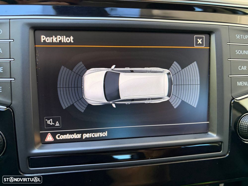 VW Passat Variant 2.0 TDI Highline DSG - 44