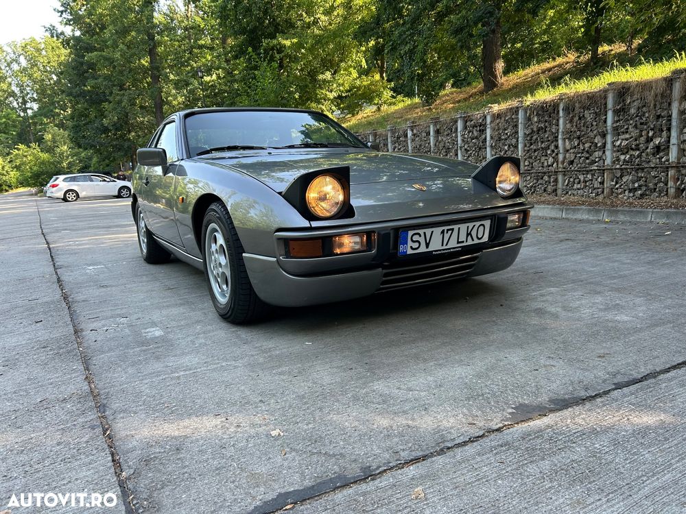 Porsche 924 - 8