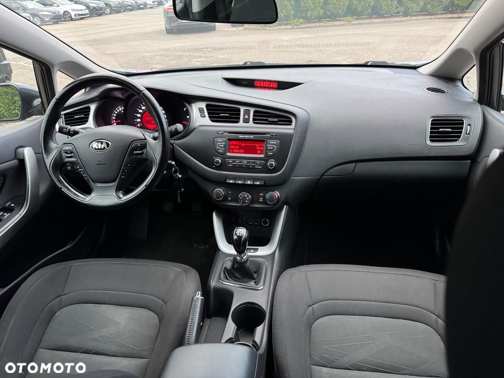 Kia Ceed 1.6 GDI ISG Dream Team Edition - 17
