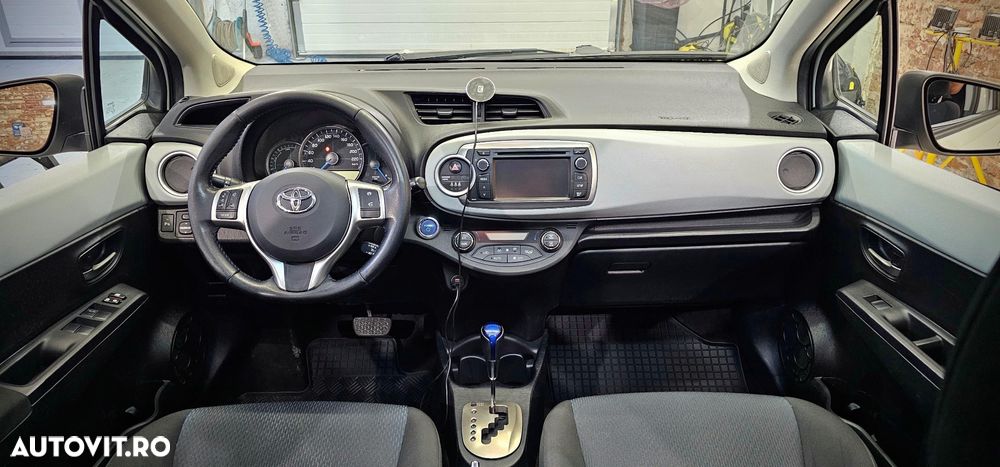 Toyota Yaris - 5