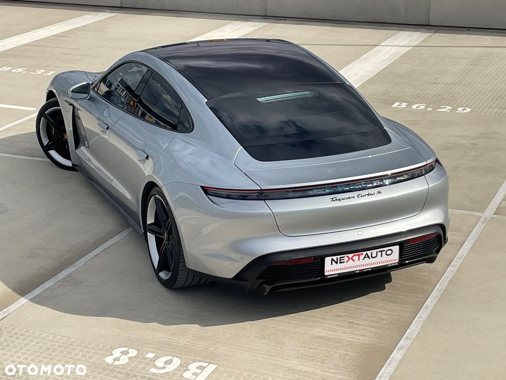 Porsche Taycan Turbo S - 2