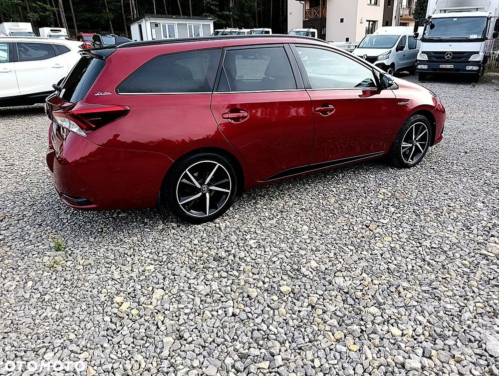 Toyota Auris Hybrid 135 Selection - 12
