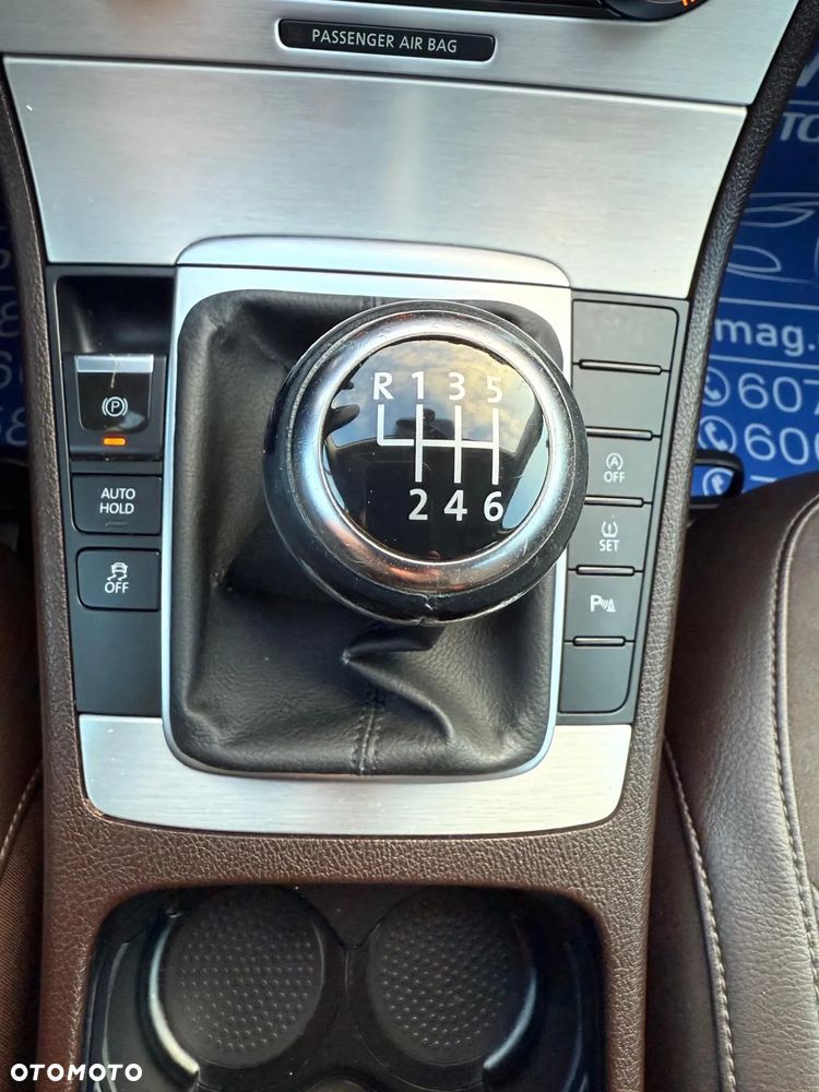 Volkswagen Passat Variant 2.0 Blue TDI SCR Trendline - 25