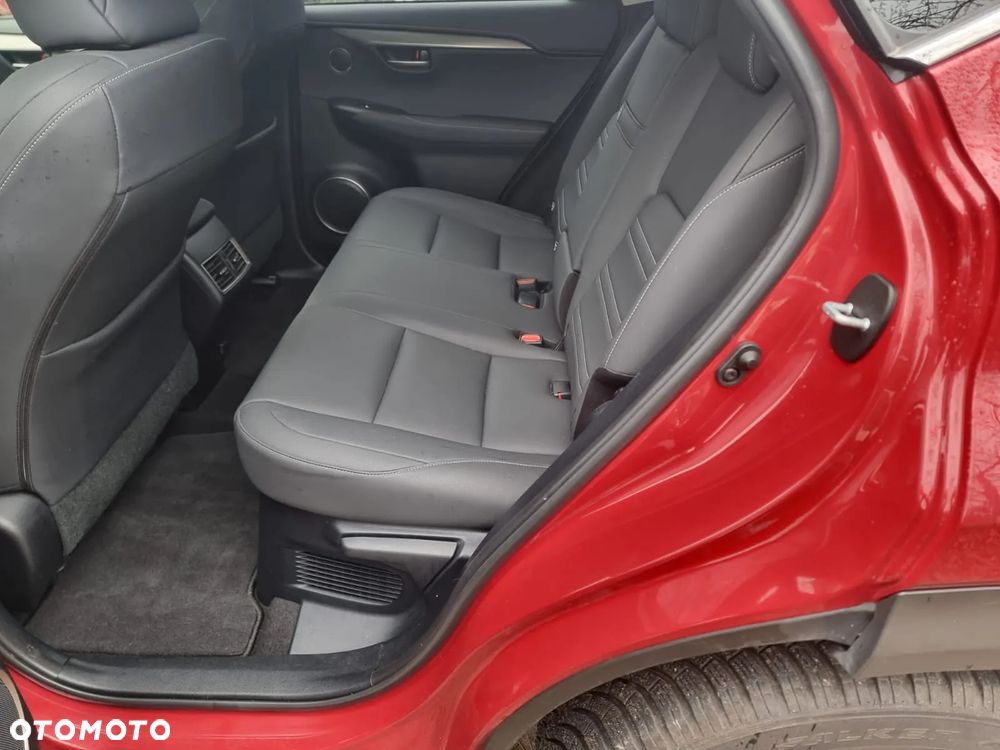 Lexus NX 300 F Impression AWD - 14