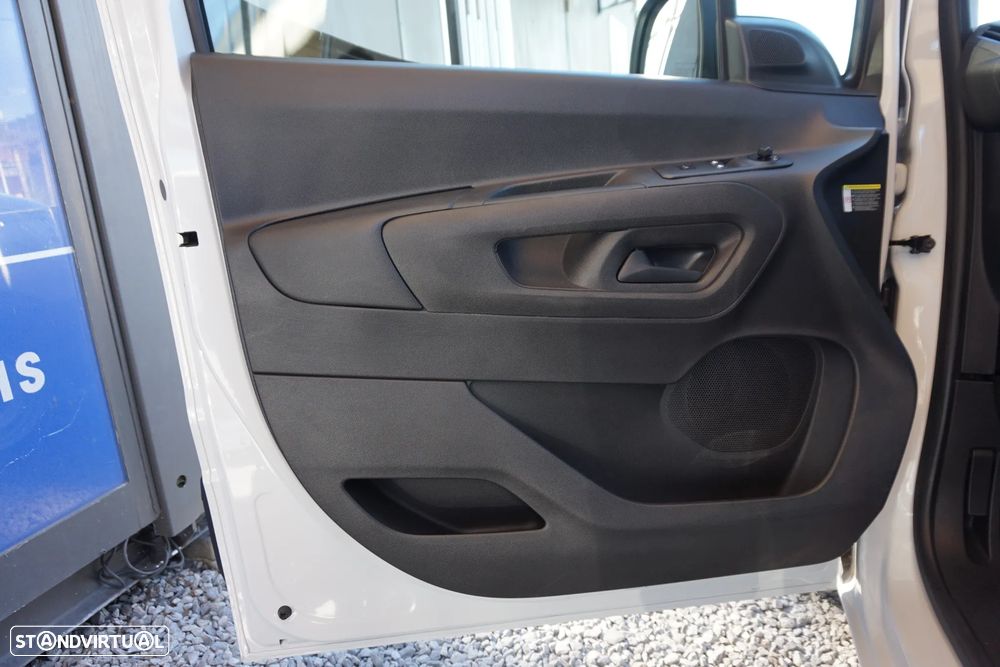 Toyota Proace City 1.5D 102 3 lug. Comfort IVA dedutível - 23