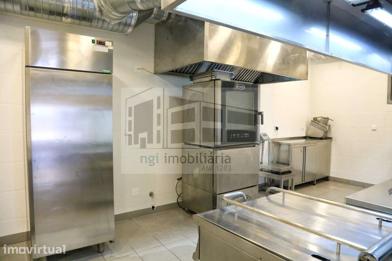 Loja Alta de Lisboa com cozinha industrial - Grande imagem: 5/37