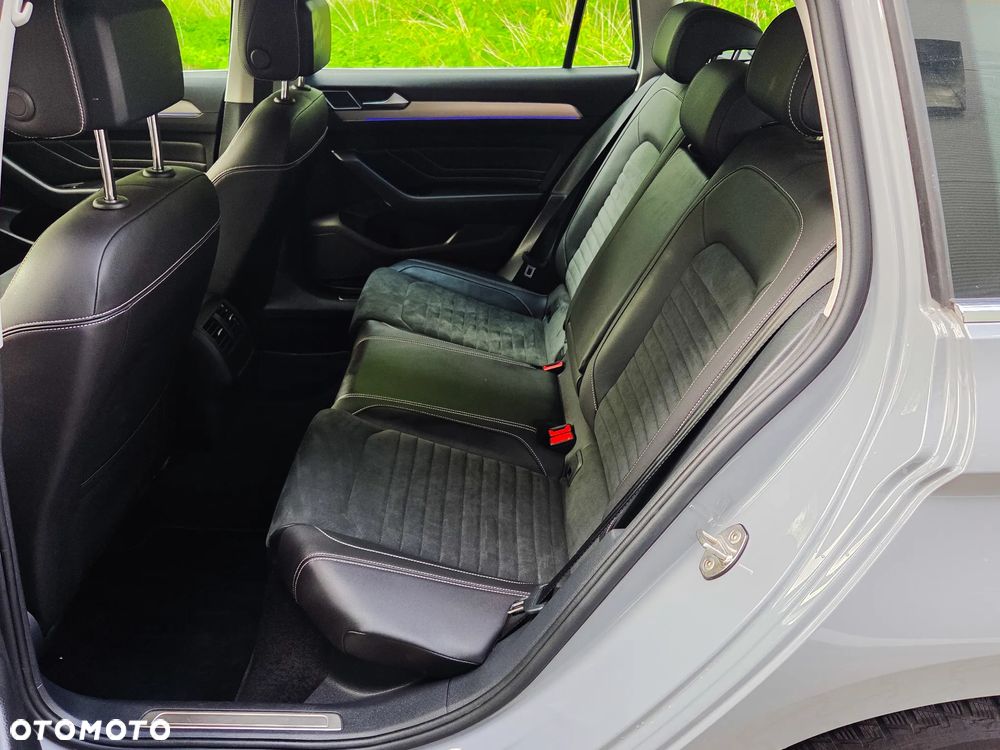 Volkswagen Passat 2.0 TSI Elegance DSG - 27