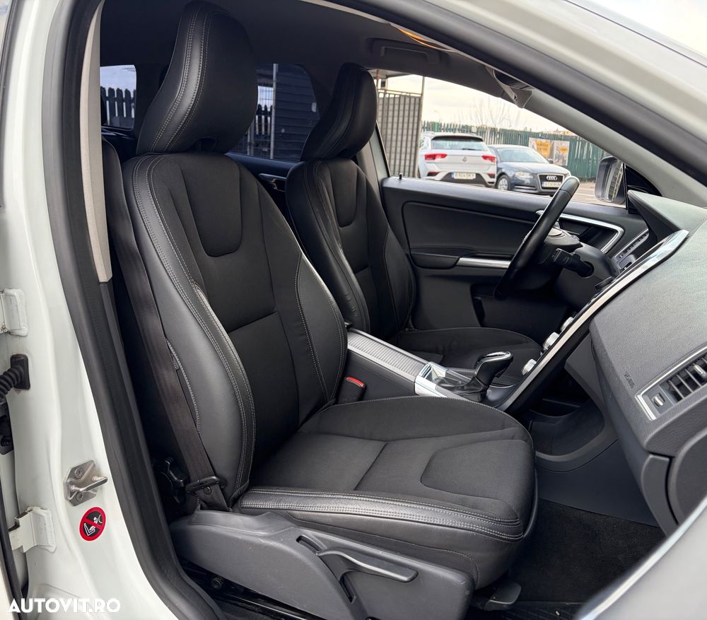 Volvo XC 60 D4AWD Momentum - 6