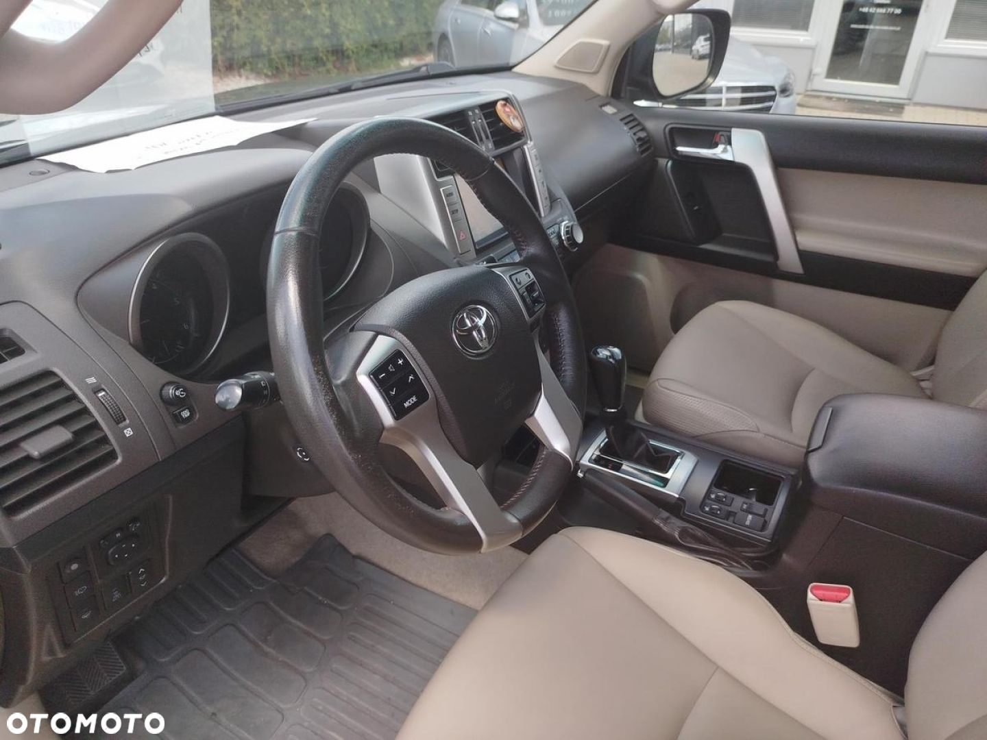 Toyota Land Cruiser - 10