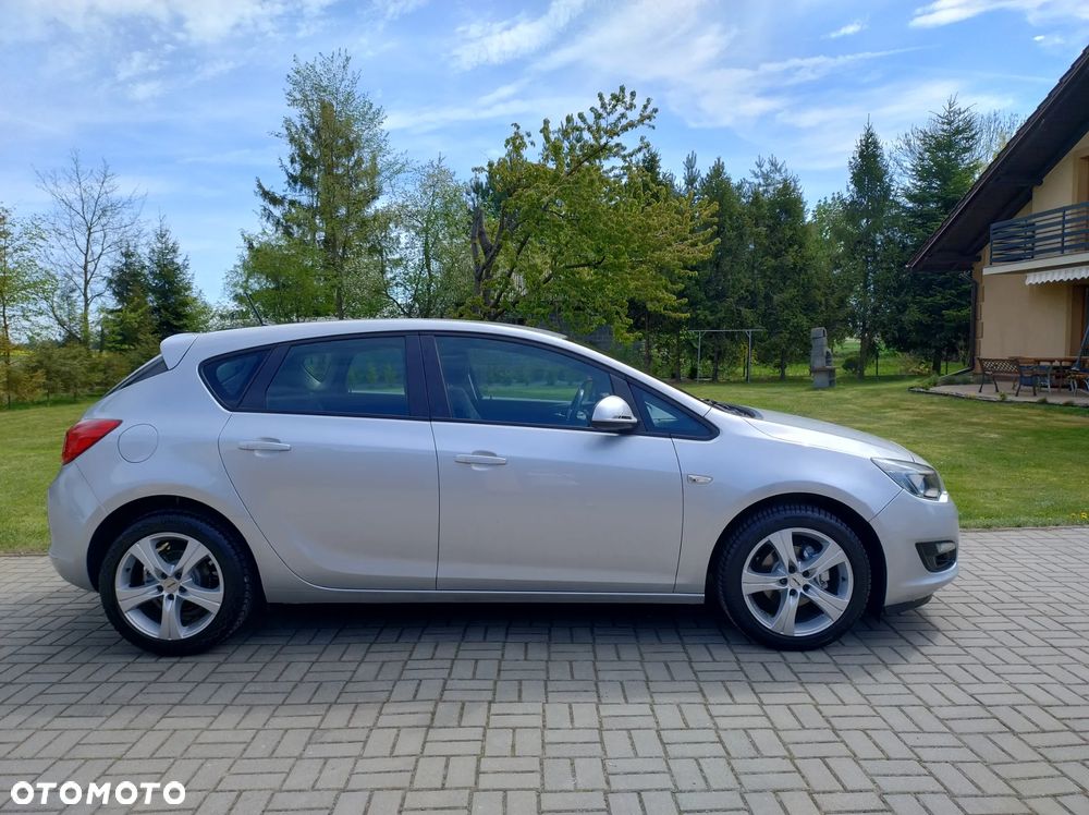 Opel Astra 1.6 Style - 12