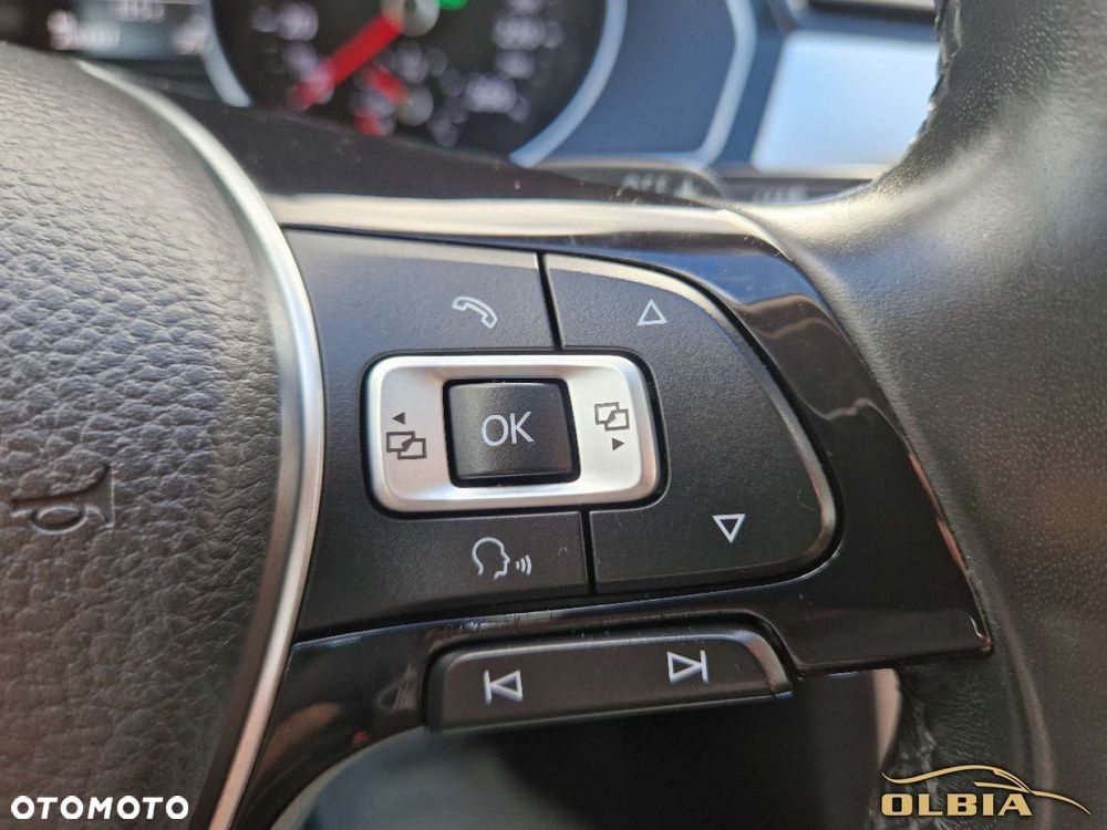 Volkswagen Passat - 31