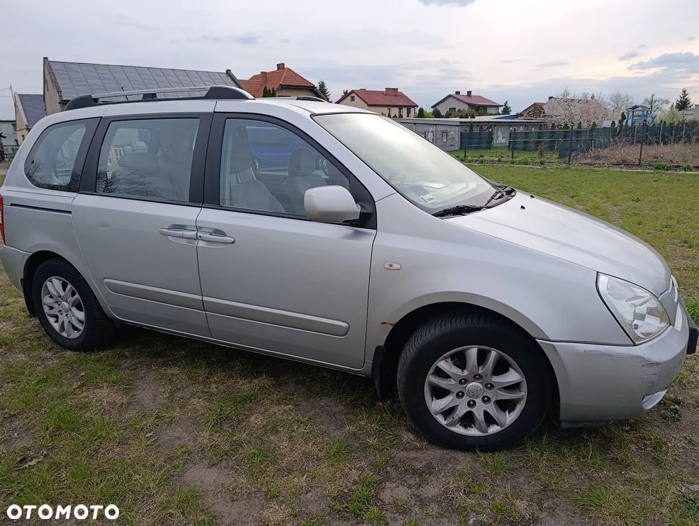 Kia Carnival - 2