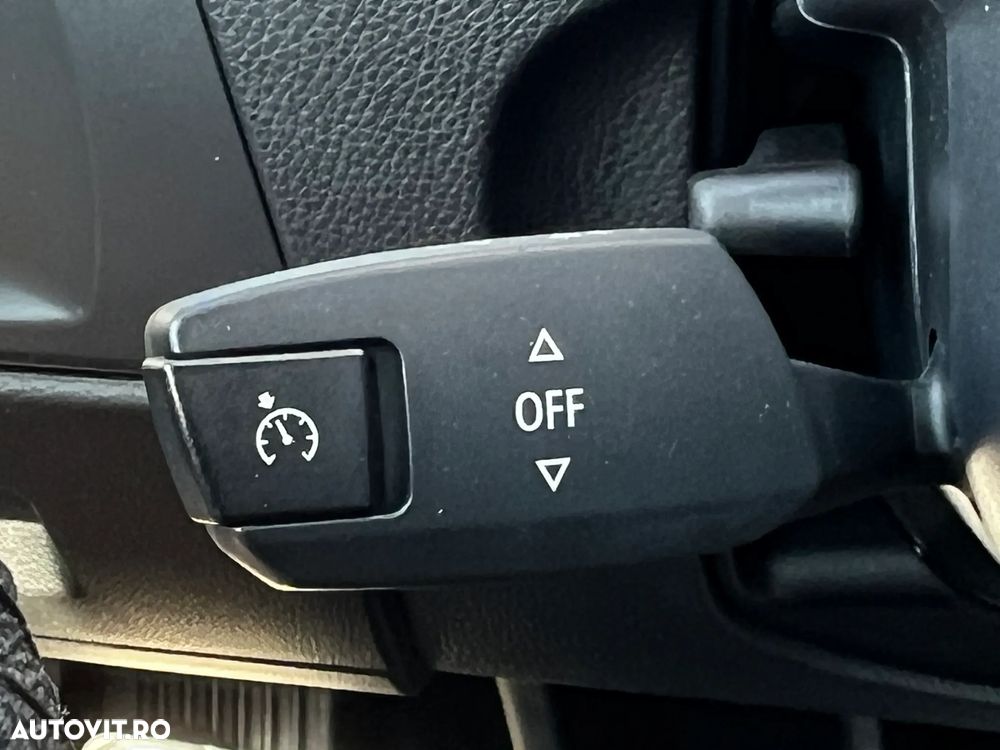 BMW Seria 3 318d DPF Touring - 26