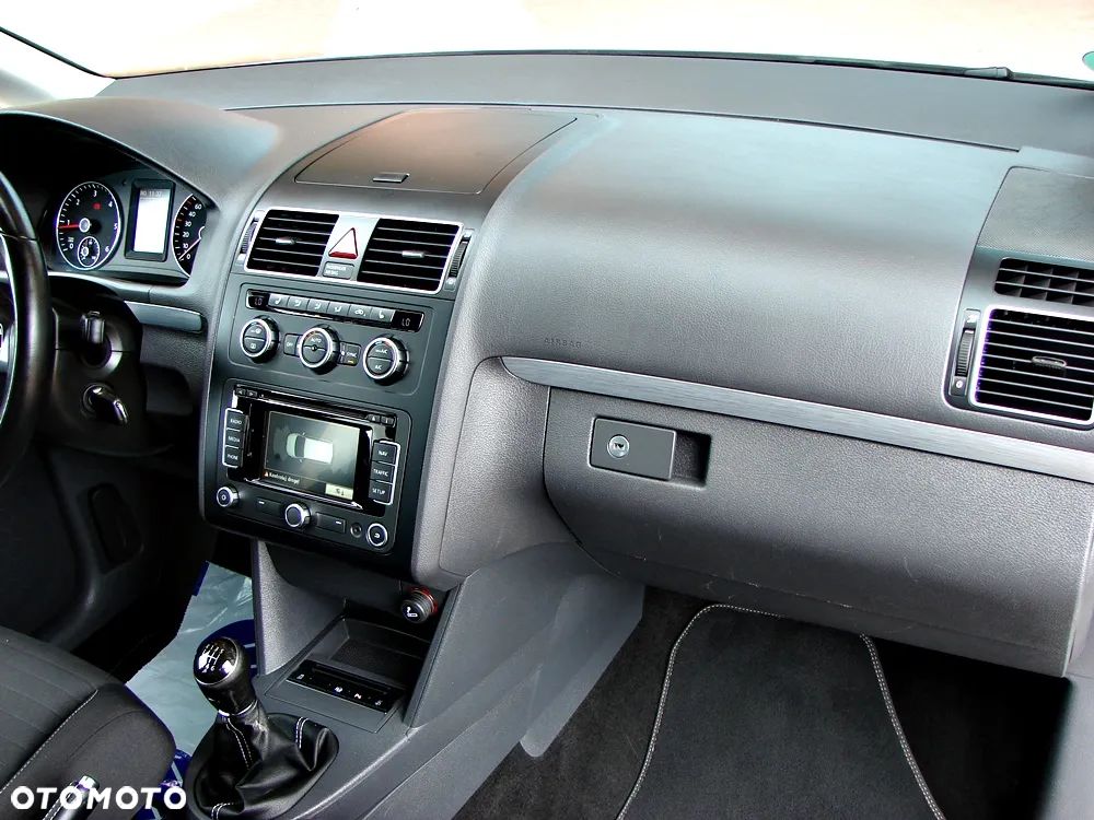 Volkswagen Touran 1.6 TDI DPF BlueMotion Technology Cup - 20