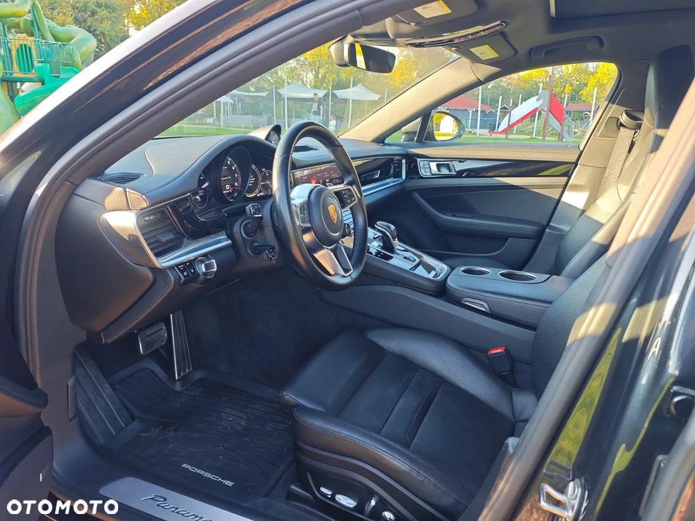 Porsche Panamera 4 E-Hybrid - 7