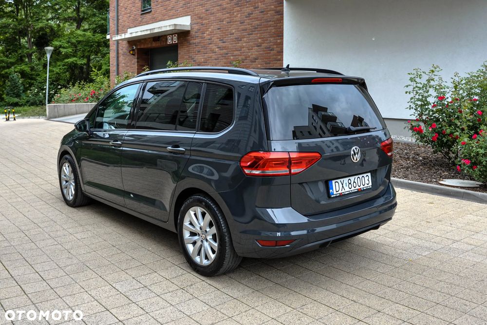 Volkswagen Touran - 3
