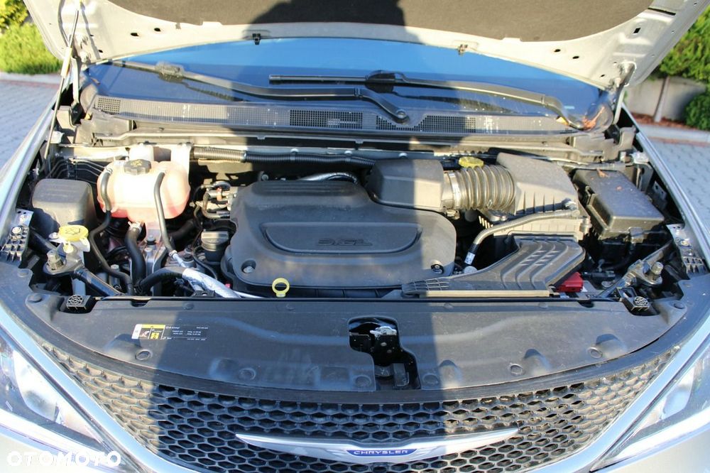 Chrysler Pacifica - 38