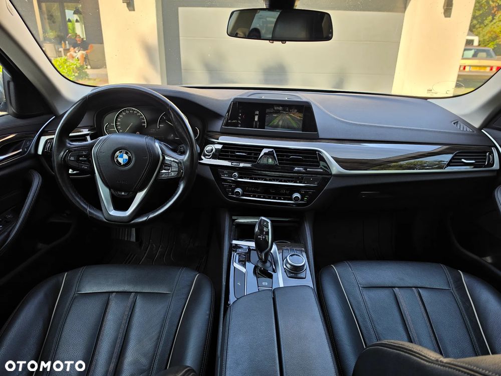 BMW Seria 5 525d Luxury Line sport - 16