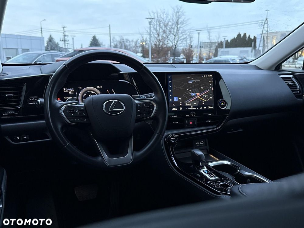 Lexus NX 350h Business AWD - 18