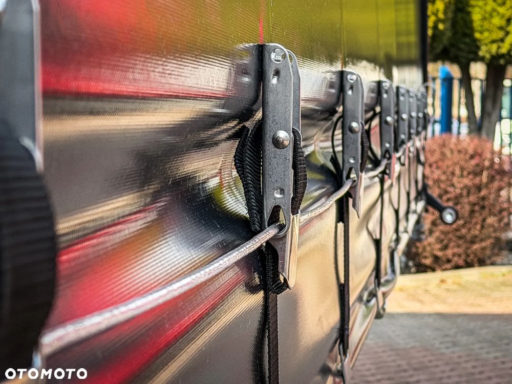 Iveco Daily plandeka 10ep, sypialnia - 14