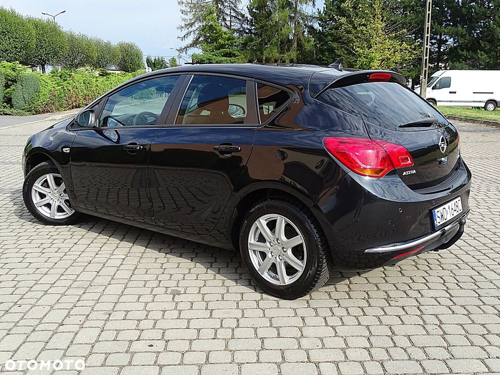Opel Astra 1.4 T Cosmo EU6 - 4