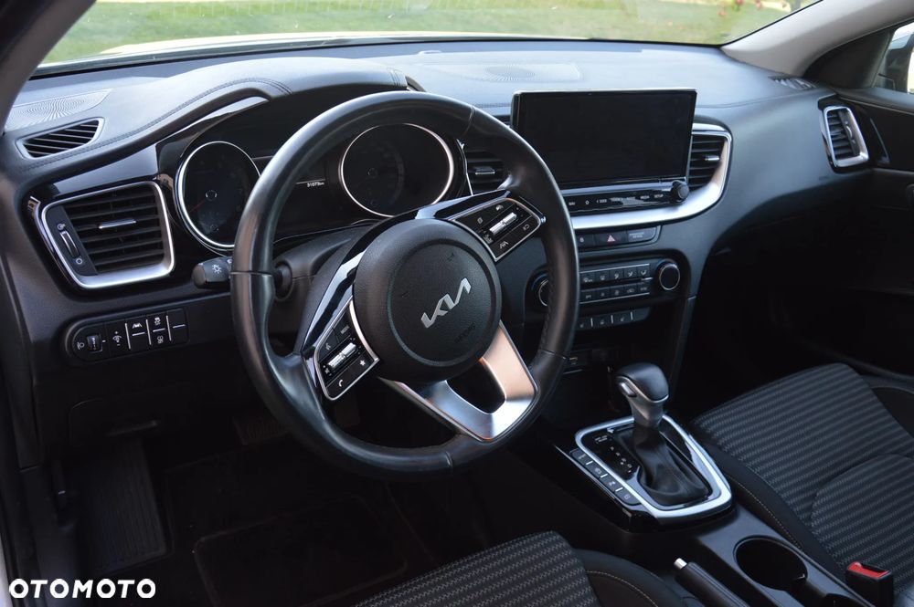 Kia Ceed - 12