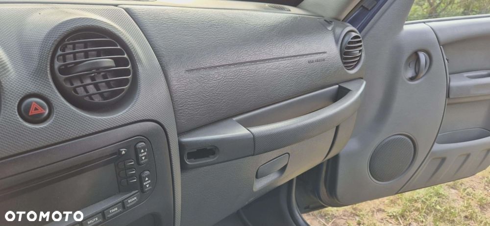 Jeep Cherokee 2.8 CRD Sport - 8