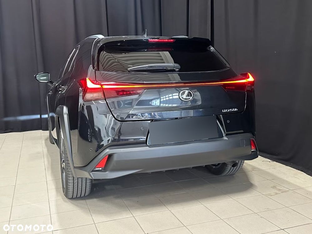 Lexus UX 250h Executive Line - 9