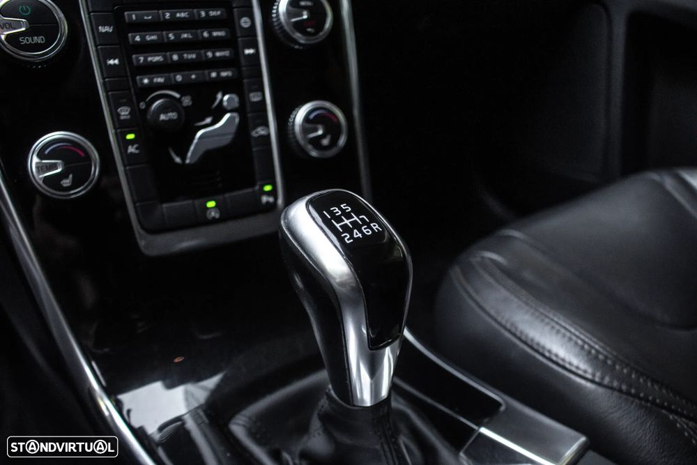 Volvo XC 60 2.0 D3 Dynamic Edition - 18