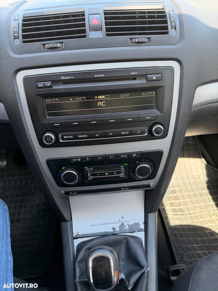 Skoda Octavia 1.6 TDI ELEGANCE - 7