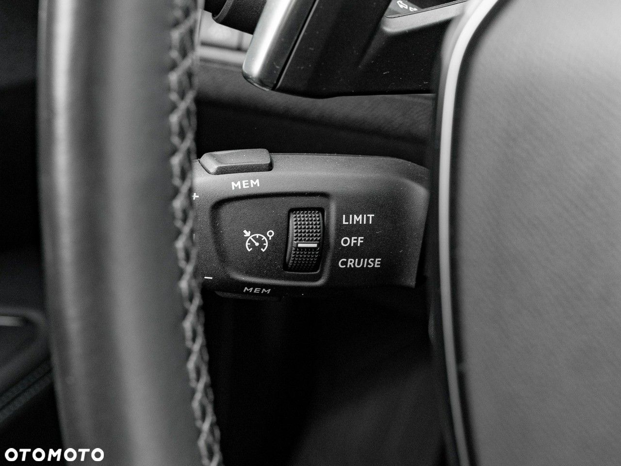 Peugeot 3008 1.6 PureTech Hybrid PHEV Allure Pack S&S EAT8 - 19