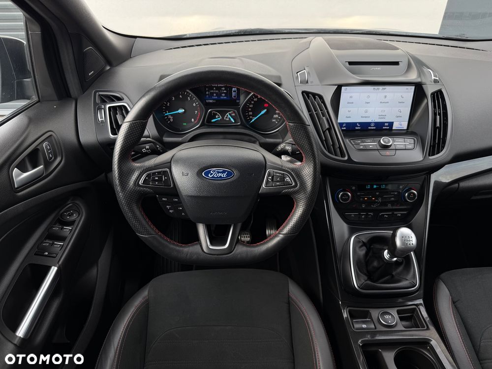 Ford Kuga 1.5 EcoBoost 2x4 ST-Line - 9